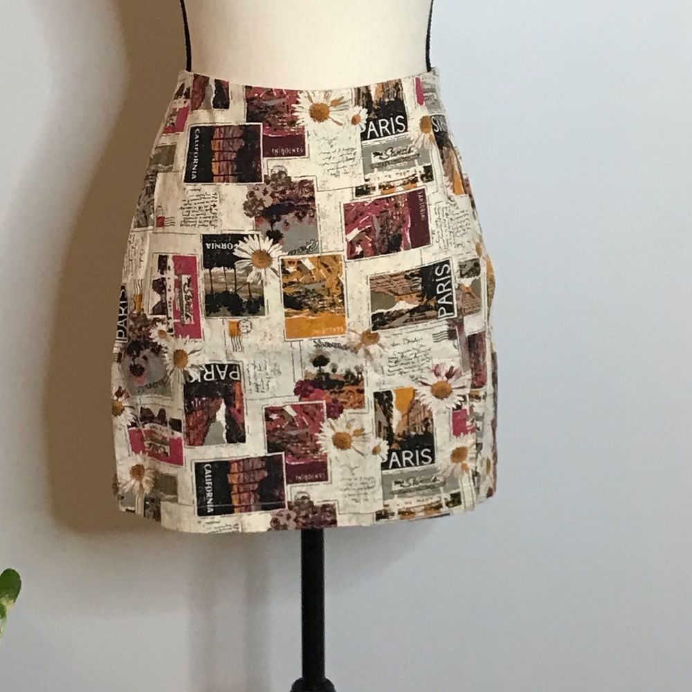 URBAN OUTFITTERS • SIZE: S-P • LINEN BLEND MINI SKIRT WITH TRAVEL DESTINATIONS